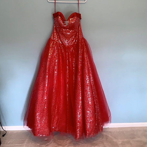 Size 14 Red Sequin Prom Formal Dress Ballgown - Picture 1 of 8